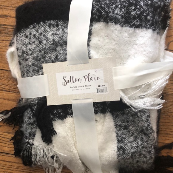 New Sutton place throw blanket new 50by 60 - Picture 1 of 4